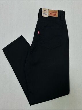 Levi's Women’s 80s Mom Black Classic Straight Jeans